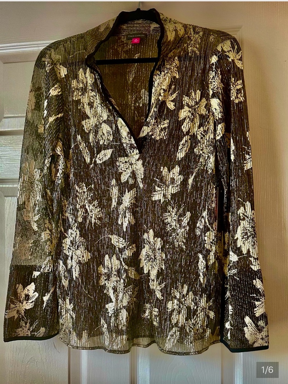 Vince Camuto Black & Gold Floral V-Neck Long Sleeve Blouse